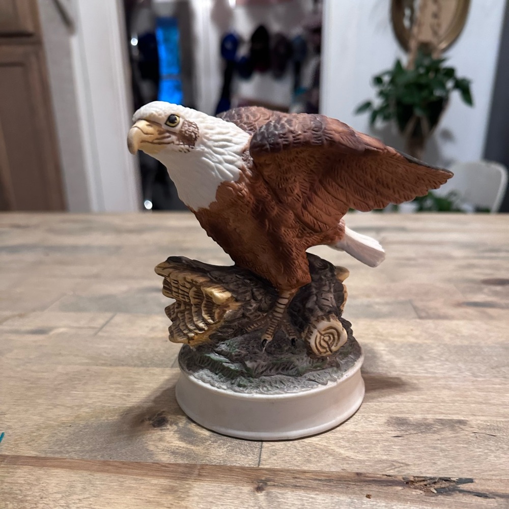 royal heritage birds in flight Porcelain Eagle